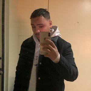 Meet your Posher, Zay